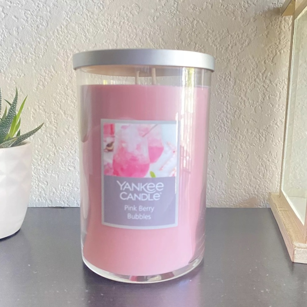 Yankee Candle Pink Berry Bubbles Large Tumbler Candle Light Sweet Scent 22 oz.